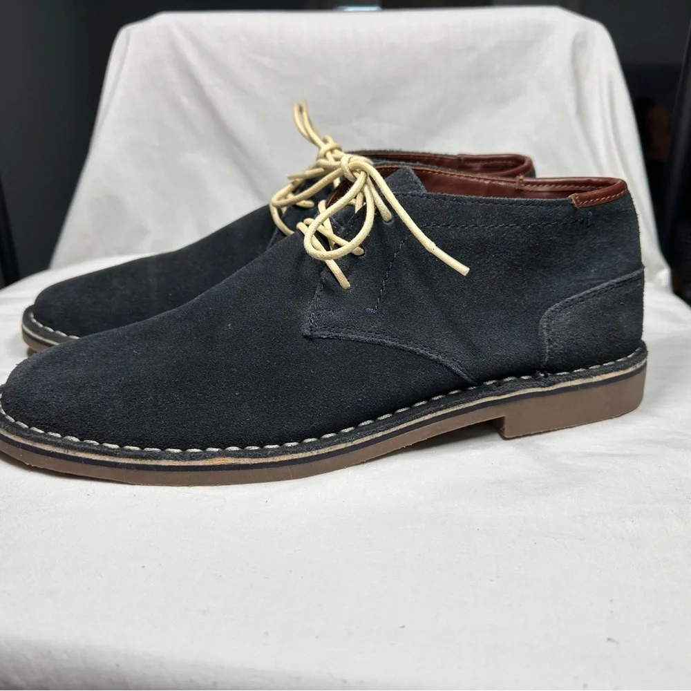 Kenneth Cole Dark Gray Suede Chukka Boots